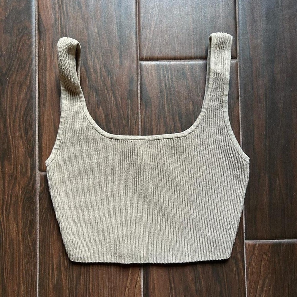 Aritzia Babaton ribbed crop top in XS C-4